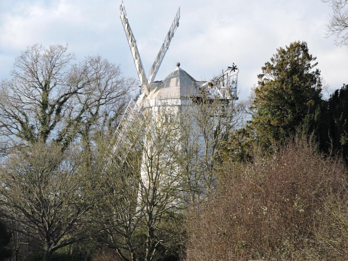 The Drum Room Holiday Apartment Near Horsham Southwater Exterior foto